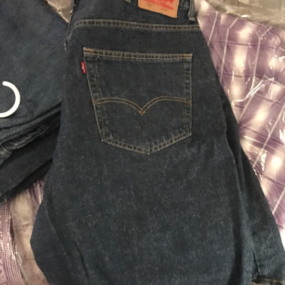 Levi men’s shorts. Used once - Picture 2 of 2